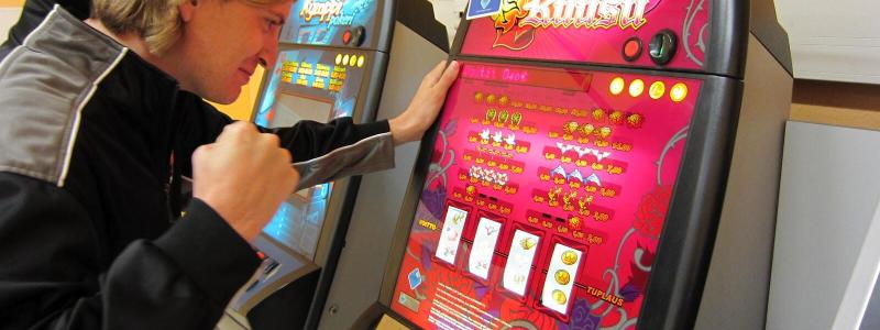 Rigged Slot Machines